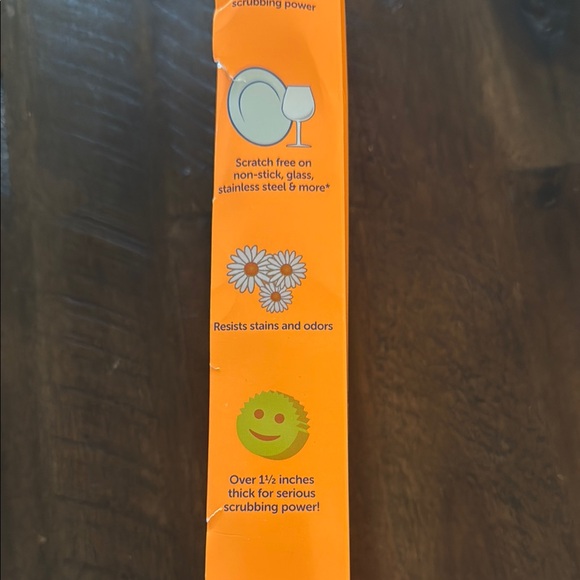 Vibrant Blue and Orange Cleaning Sponges - Picture 4 of 4